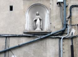 [Vierge, 64, avenue des Frères-Lumière (Lyon 8e)]