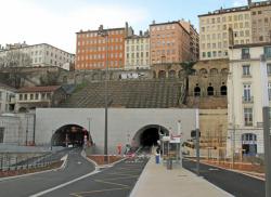 [Entrée du tunnel sous la Croix-Rousse (côté Rhône)]