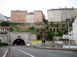 [Entrée du tunnel sous la Croix-Rousse (côté Rhône)]