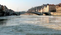 [Pont Bonaparte en hiver (-6°c)]