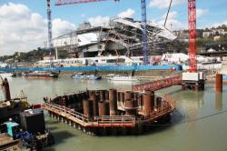 [Construction du Pont Raymond-Barre et du Musée des Confluences]