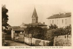 Orliénas (Rhône). - Entrée du bourg et école de filles