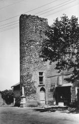 Orliénas (Rhône). - La tour d'angle du vieux château (année 1040)