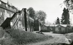 Hospices civils de Lyon. - Maison de convalescence du château des Halles (Rhône) : 5 - L'orangerie et les chalets