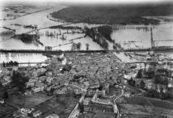 Anse (Rhône). - Vue générale aérienne. - Les inondations de 1955