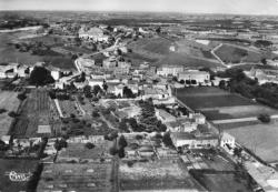 Bagnols (Rhône). - Vue générale aérienne