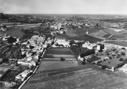 Bagnols (Rhône). - Vue panoramique aérienne