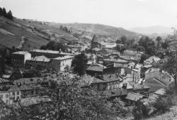 Beaujeu (Rhône). - Vue générale Centre