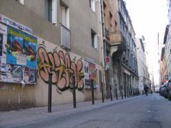 Tags et collages, quartier de la Croix-Rousse, Lyon 4e