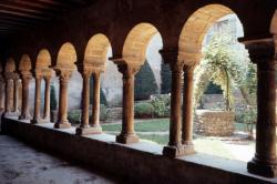 [Prieuré Saint-Martin de Salles à Salles-en-Beaujolais (Rhône)]