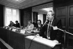 [1er Festival mondial de bonne cuisine (Lyon, 1987). Conférence de presse]