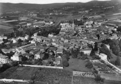 Le Bois-d'Oingt (Rhône). - Vue panoramique aérienne