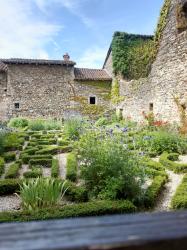 Jardins de la Maison des Princes, Pérouges, Ain