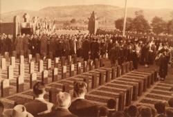 Tata sénégalais de Chasselay (Rhône). - Inauguration du Tata, le 8 novembre 1942