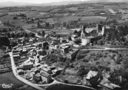 Châtillon-d'Azergues (Rhône). - Vue panoramique aérienne à l'est du village
