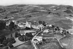 Chiroubles (Rhône). - Vue générale aérienne