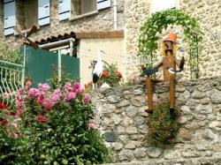 Village de Fabras, jardin décoré, Ardèche