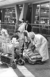 [Retour des pèlerins de La Mecque à l'aéroport de Satolas après la manifestation sanglante du 31 juillet 1987]