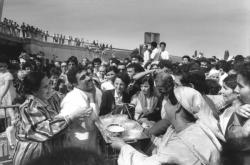 [Retour des pèlerins de La Mecque à l'aéroport de Satolas après la manifestation sanglante du 31 juillet 1987]