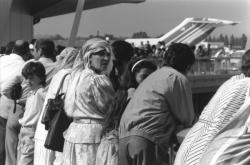 [Retour des pèlerins de La Mecque à l'aéroport de Satolas après la manifestation sanglante du 31 juillet 1987]