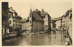 Annecy - Le Palais de l'Isle et le Canal du Thiou