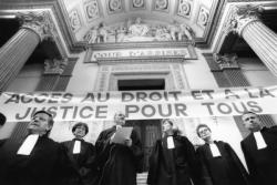 [Palais de Justice de Lyon. Manifestation des avocats du barreau de Lyon pour une réforme de l'aide légale]