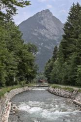 Pic du Criou, depuis la rivière du Clévieux, Samöens, Haute-Savoie
