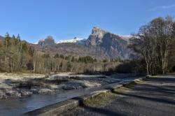 Le Pic du Criou, vu depuis le village, Morillon, Haute-Savoie