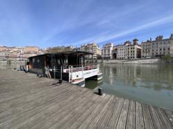 Bateau-mouche sur la Saône