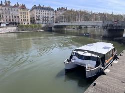 Bateau-mouche sur la Saône