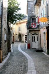Rue Saint-Louis, Grignan, Drôme