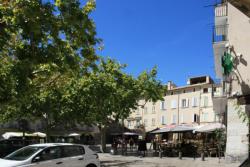 Place du Docteur Bourdongle, Nyons, Drôme