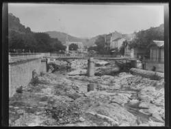 Vals-les-Bains : pont sur la Volane