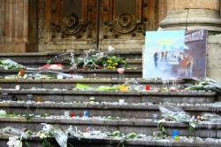 Hommage aux victimes des attentats du 13 novembre 2015, place des Terreaux, Lyon 1er.