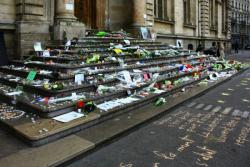 Hommage aux victimes des attentats du 13 novembre 2015, place des Terreaux, Lyon 1er.