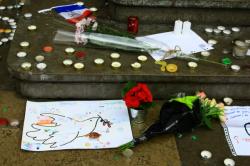 Hommage aux victimes des attentats du 13 novembre 2015, place des Terreaux, Lyon 1er.