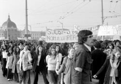 [Manifestation lycéenne contre le projet de loi Fontanet sur la réforme de l'enseignement secondaire]