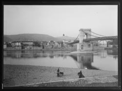 Condrieu, pont suspendu sur le Rhône