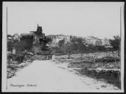Clansayes : la tour-donjon et l'église Saint-Michel
