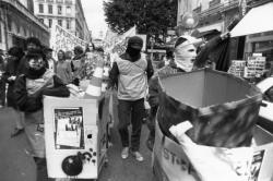 [Manifestation des mouvements antinucléaires à Lyon]