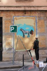 Artiste graffeur en pleine création, rue Lemot, Lyon 1er, Rhône