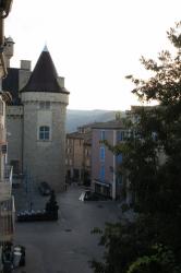 Tour sud du Château depuis la Grand rue, Aubenas, Ardèche