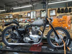 Atelier de mécanique de Thomas Profit, restauration d'anciennes moto Harley