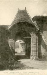 Juliénas (Rhône). - Château d'Albon, entrée