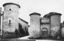 Lissieu (Rhône). - Les Tours. - Vestiges du Vieux-Château