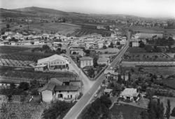 Morancé (Rhône). - L'entrée du Bourg