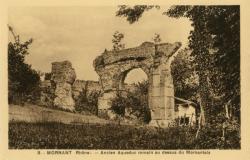 Mornant (Rhône). - Ancien Aqueduc romain au dessus du Mornantais