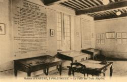 Maison d'Ampère, à Poleymieux. - La Salle des Trois Ampère