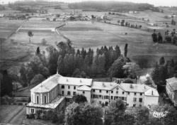 Pomeys (Rhône). - Vue sur la Neylière