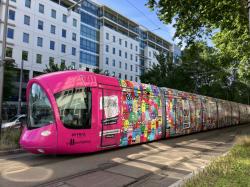 Tram customisé  "Villeurbanne 2022 Capitale de la culture française"